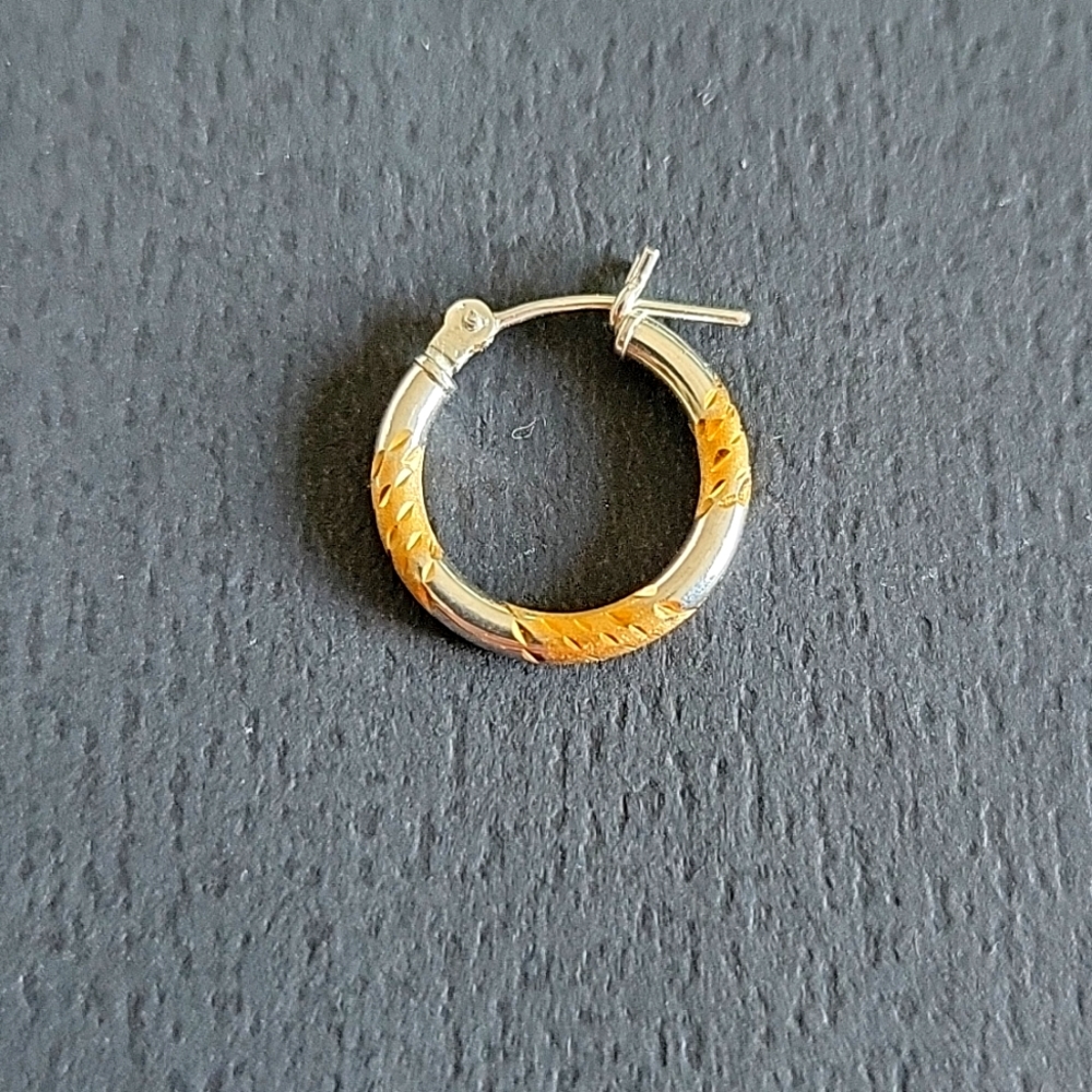 Gold hoop single earring